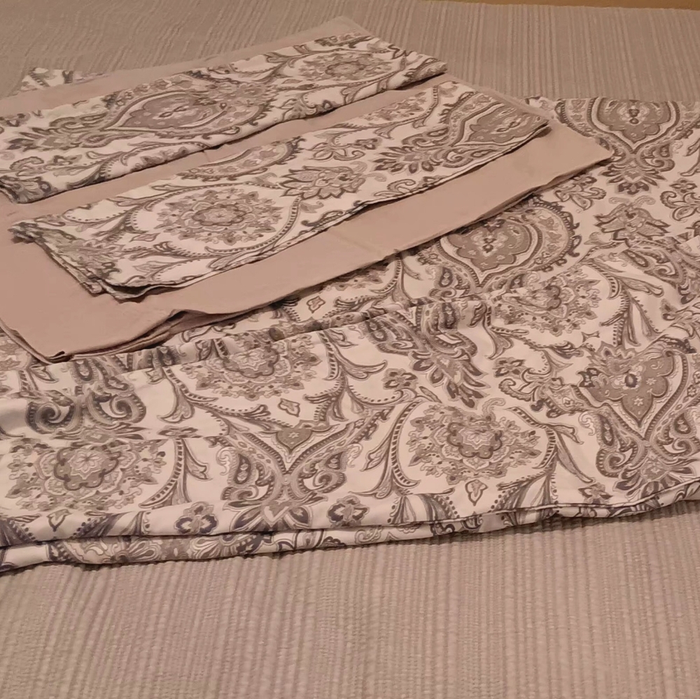 Paisley Print Queen Size Duvet Set